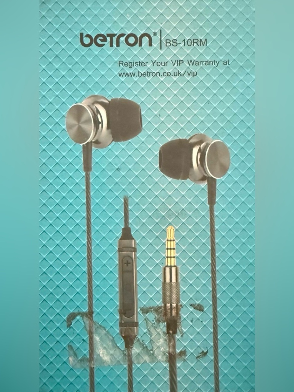 BETRON BS10 wired in-ear headphones NIB (Sealed)